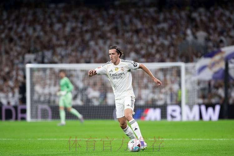 马卡:本菲卡向皇马施压 要求A费随队备战世俱杯 马卡:本菲卡向皇马施压 要求A费随队备战世俱杯